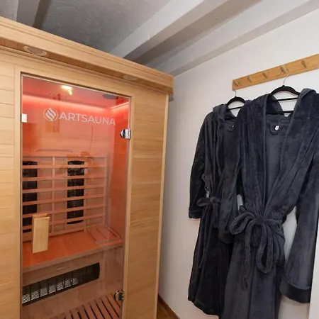 Stylish Old Town With Infrared Sauna Apartmán